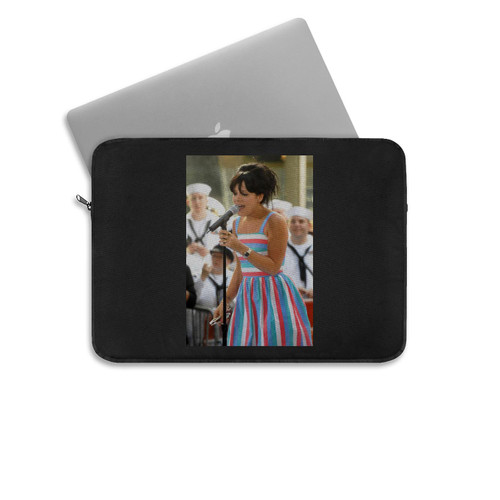 Lily Allen On Stage For The Nbc Today Show Concert With Blondie And Lily Allen  Laptop Sleeve