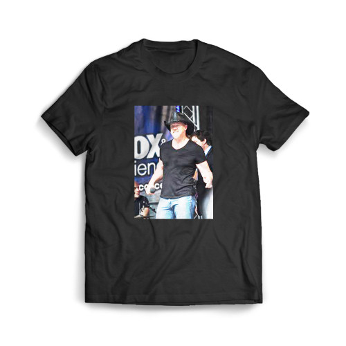 Trace Adkins On Stage For Fox & Friends All American Summer Concert  Mens T-Shirt Tee