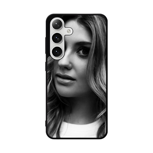 Ella Henderson Has Been Taking Samsung Galaxy Case