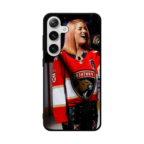 Cassadee Pope To Try And Save Her Samsung Galaxy Case