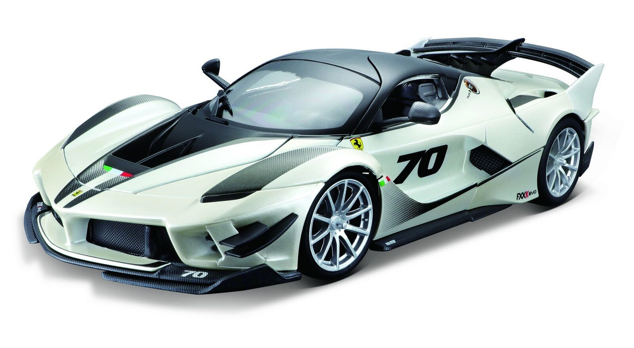 Bburago 1:18 Ferrari FXX-K Evo #27 - Hobbyrama