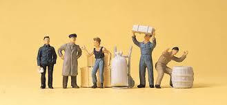 Preiser HO Goodshed Workers & Acc.