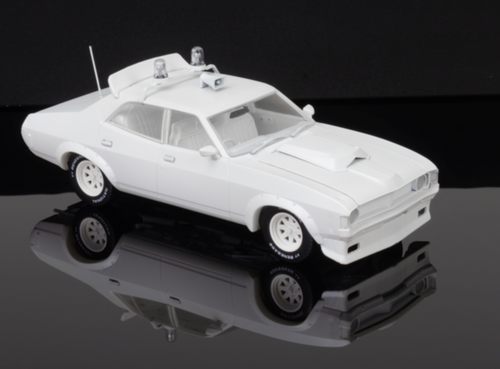 DDA Collectibles 1:24 XA Interceptor Falcon