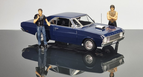 DDA Collectibles 1:18 Wog Boy '69 Valiant w/Fig