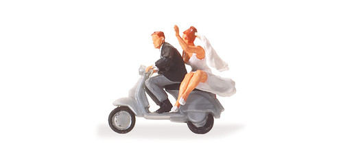 Preiser HO Wedding Couple On Vespa