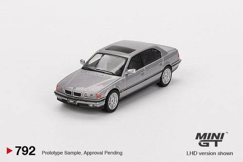 Mini GT 1:64 BMW 750IL Aspen Silver