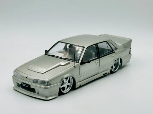 DDA Collectibles 1:24 VL Walkinshaw Sfragismeno - Custom Silver