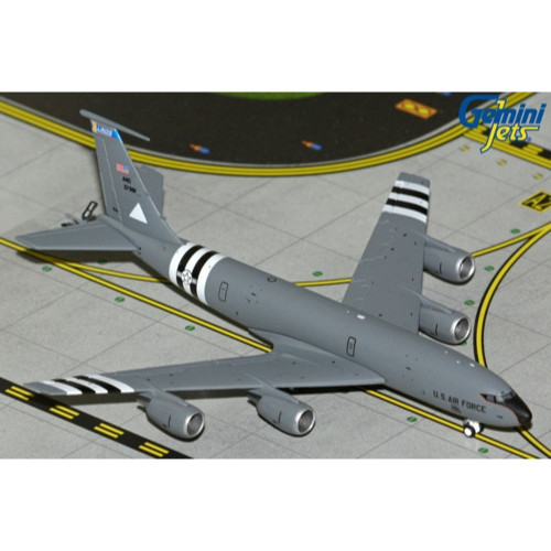 Gemini Jets 1:400 US Air Force Boeing KC-135R Stratotanker, Scott AFB, IL Diecast Model