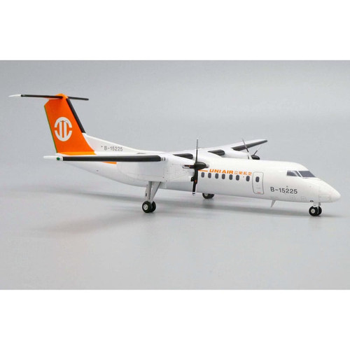 JC Wings 1:200 Uni Air Dash DHC-8-300