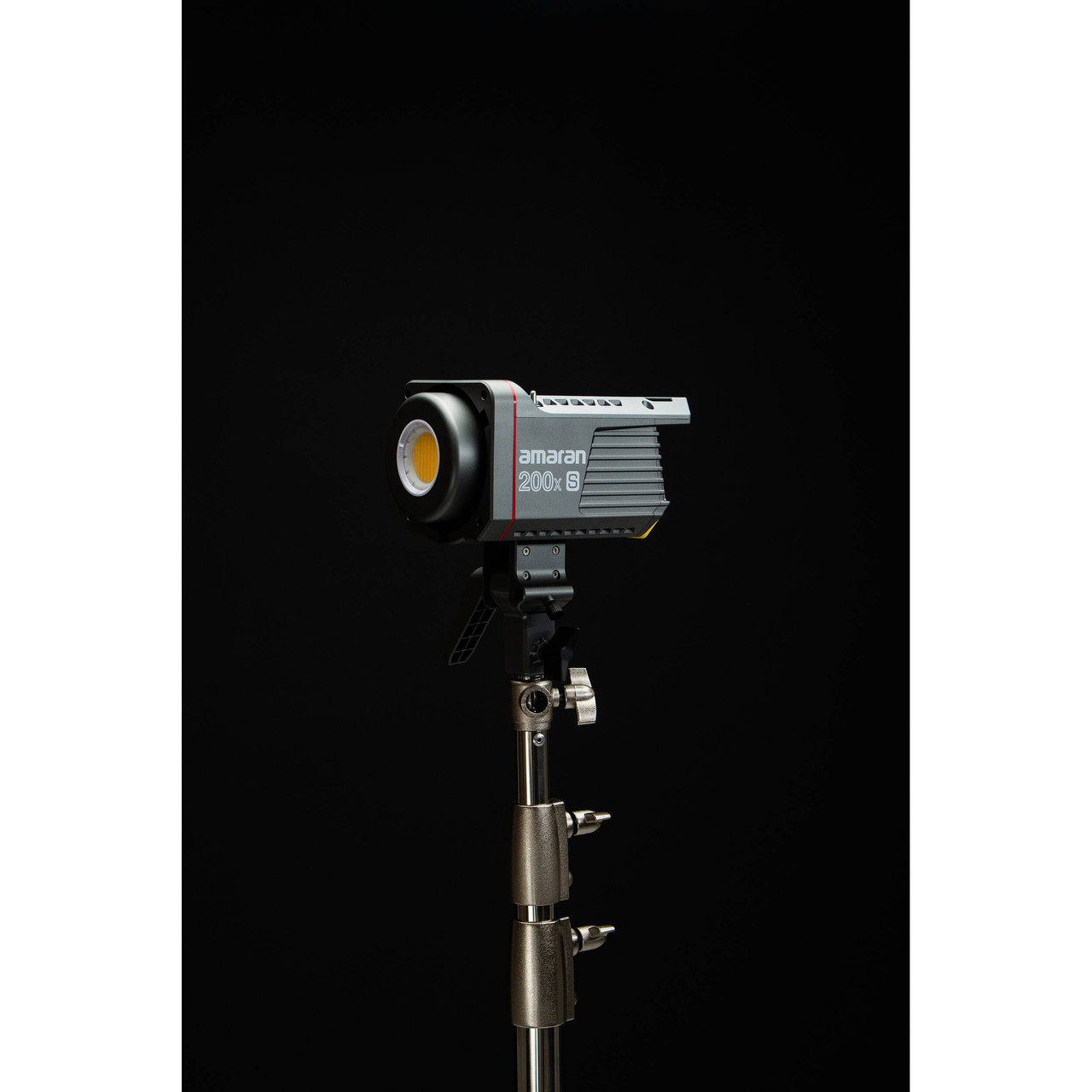 APUTURE AMARAN COB 60d S LED VIDEO LIGHT