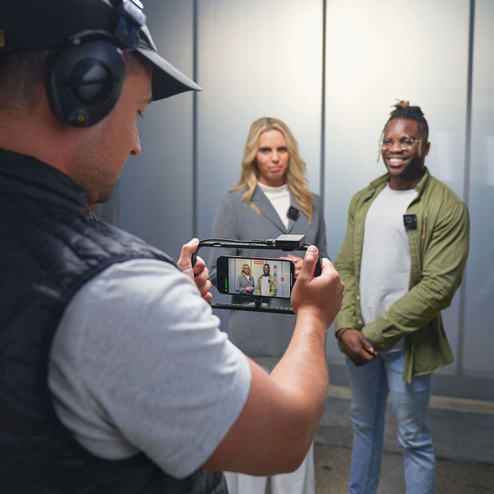 こまち堂RODE WIRELESS PRO Amazon.com: Rode Wireless PRO 2-Person Clip-On Wireless Microphone