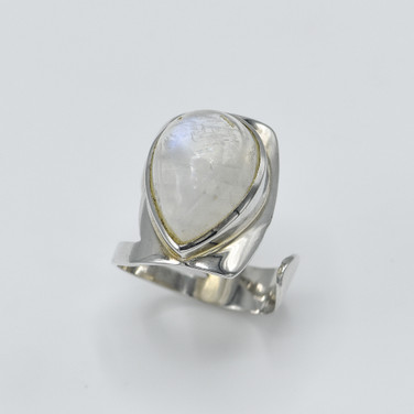 925 Sterling Silver  moonstone ring