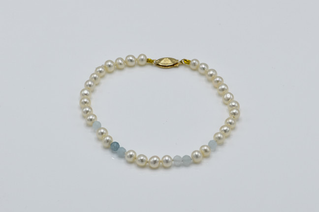14ct Gold Aquamarine And Freshwater Pearl Bracelet
