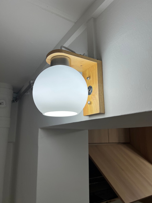 1810 Wood E27 Wall Light