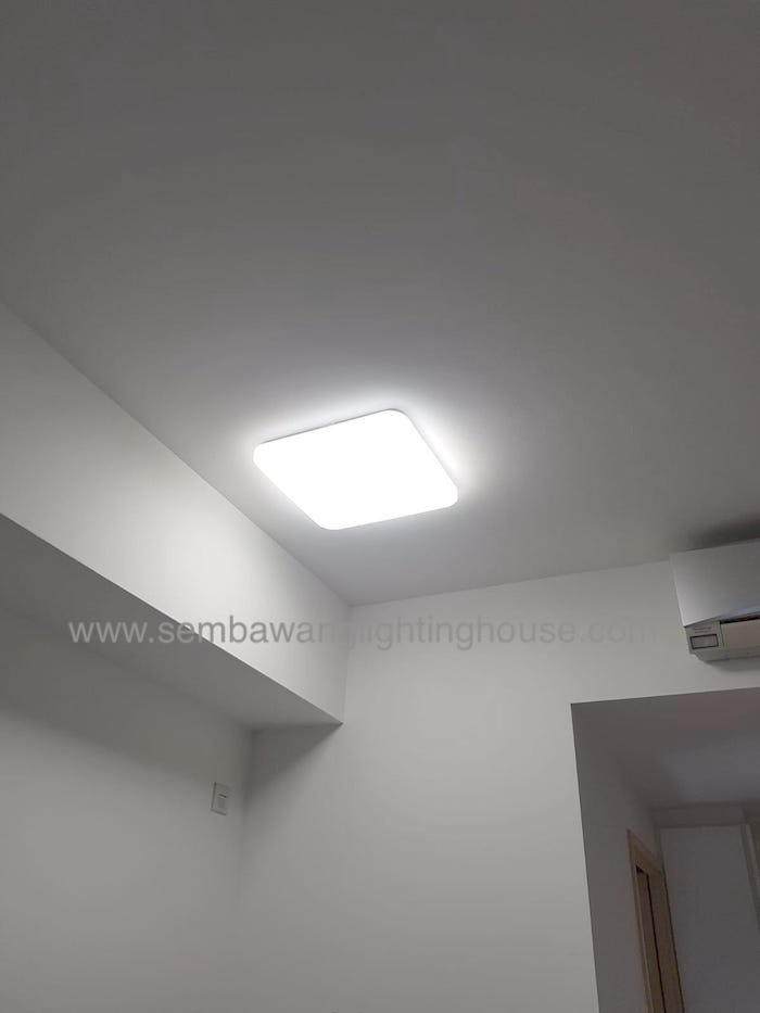 02-led-acrylic-ceiling-lamp-in-side-wall-condo-sembawang-lighting-house.jpg