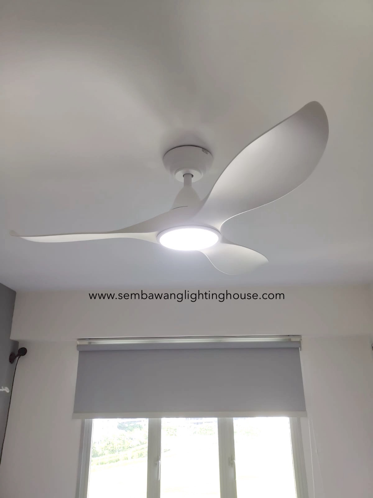 efenz-rod-ceiling-fan-with-light-white-sembawang-lighting-house-03.jpg