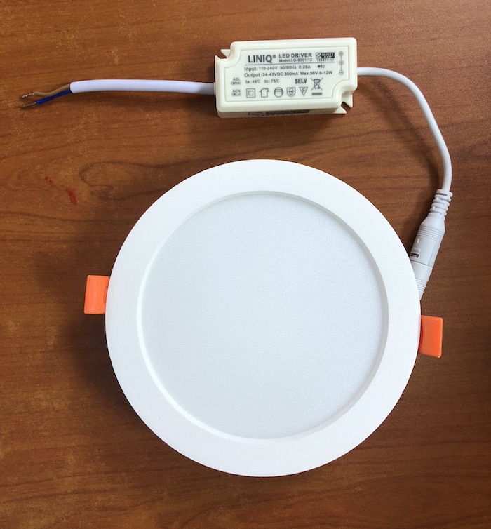 https://cdn11.bigcommerce.com/s-fc723/product_images/uploaded_images/led-round-downlight-8801-1-sembawang-lighting-house.jpg