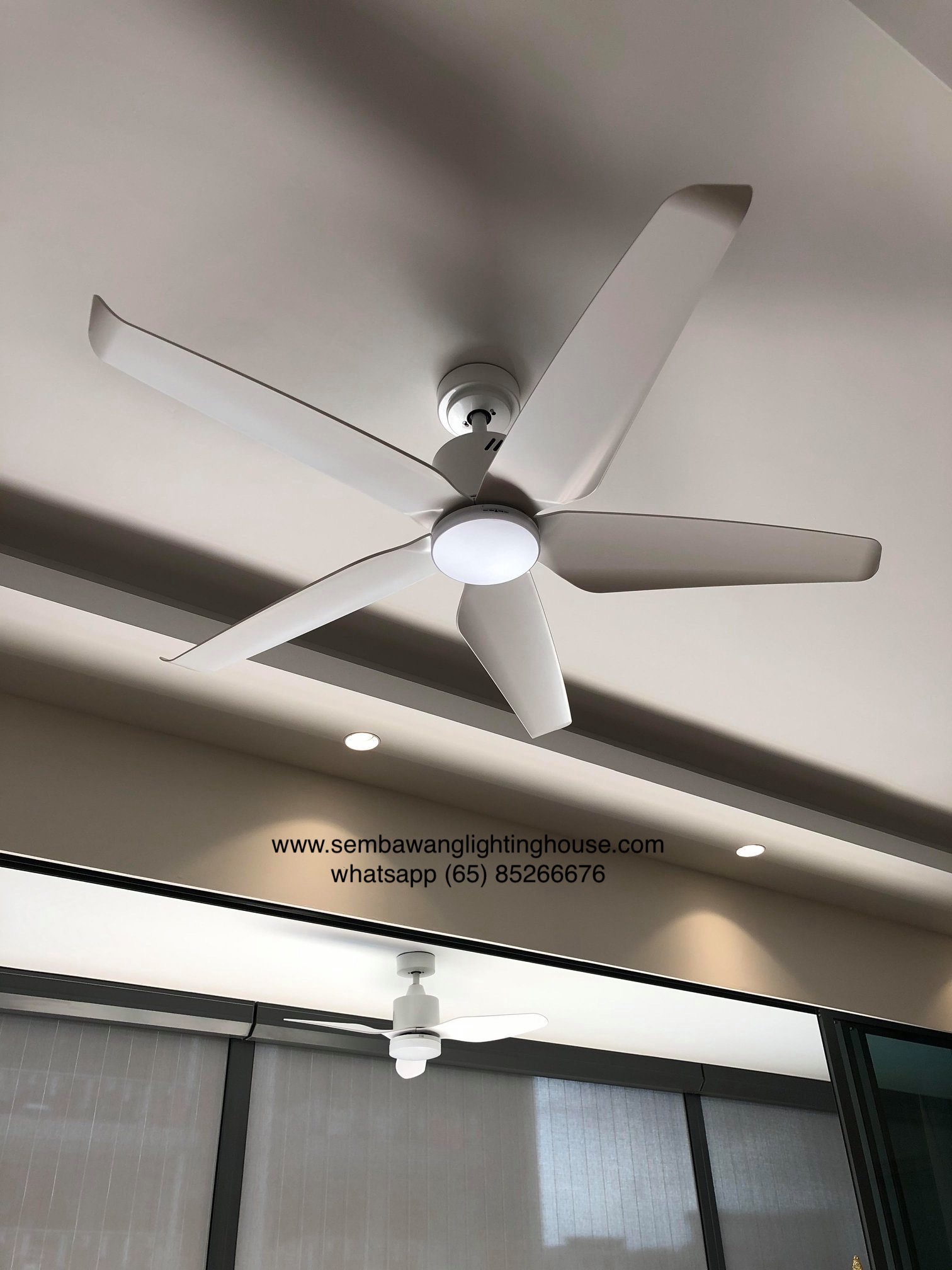 white and gray ceiling fan