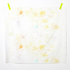 Nani Iro: Gift A - White Base (double gauze) Nani Iro: Gift A - White Base (double gauze)