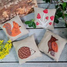 Corinne Lapierre: Linen Lavender Bags Embroidery Kit - Woodland Corinne Lapierre: Linen Lavender Bags Embroidery Kit - Woodland