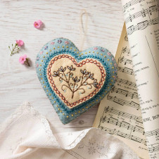 Corinne Lapierre: Embroidered Heart Felt Craft Kit