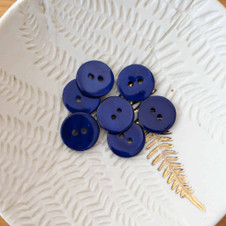 Lise Tailor - Flat Mother of Pearl Button in Navy (15 mm)