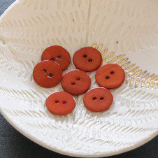 Lise Tailor - Flat Mother of Pearl Button in Caramel (15 mm)