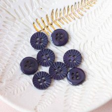Lise Tailor - Daisy Button in Ink (10 mm) Lise Tailor - Daisy Button in Ink (10 mm)