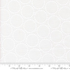 Moda: Tiny Christmas by Lizzy House - Pearl Bracelet in Snow White