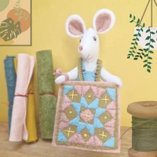 Corinne Lapierre: Little Mouse Makes a Quilt Felt Craft Mini Kit