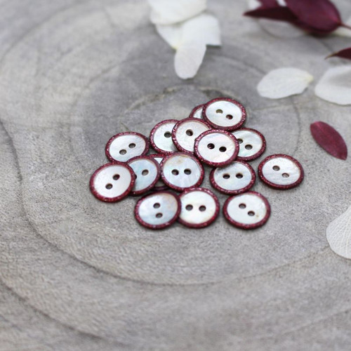 Atelier Brunette - Glitz Button in Amaranthe (10 mm)