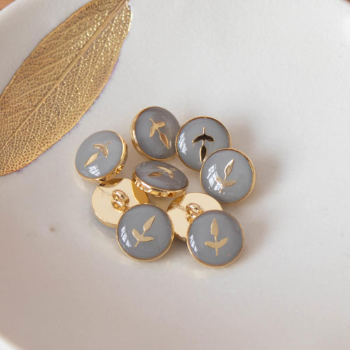 Lise Tailor - Feuillette Button in Pearl Grey (12 mm)