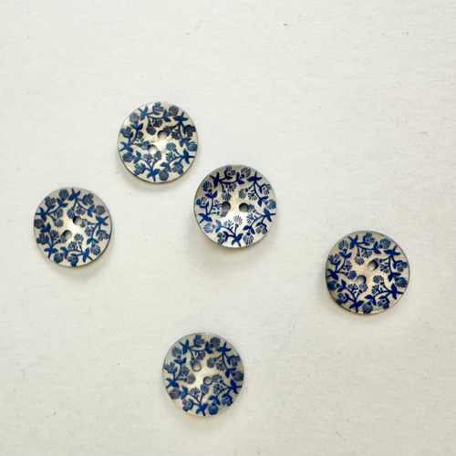 Dancing Blue Florals Shell Button - 20 mm (0.78")