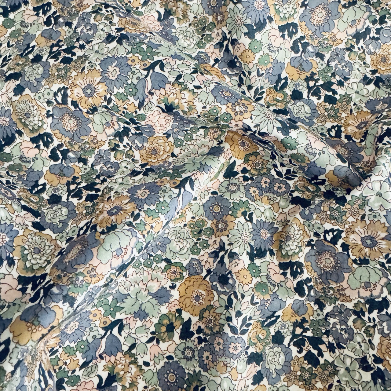 Liberty Fabrics: Nell, Annie & May Z (Blue Blush) Tana Lawn®