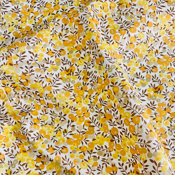 迷彩柄- ̗̀ ̖́-希少 (⁎ᴗ͈ˬᴗ͈⁎) ラブリーハート珍品７９cm Liberty Fabrics: Wiltshire AD (Yellow) Tana Lawn®