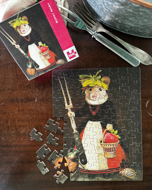 Berry Mary Mini 100 Piece Mini Puzzle
