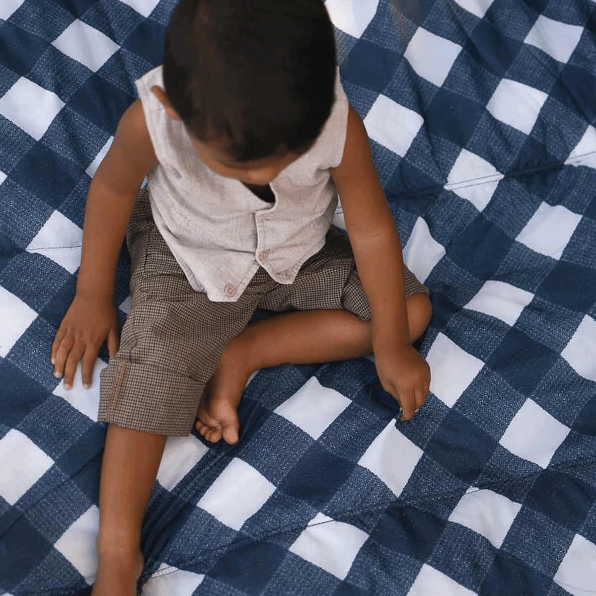 Outdoor Blanket - 5 x 10 - Navy Plaid