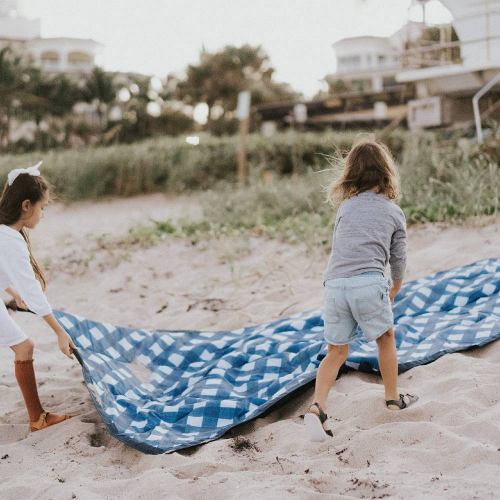 Outdoor Blanket - 5 x 10 - Navy Plaid