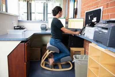 ​The Complete Guide to Kneeling Chairs and How They Help Your Health