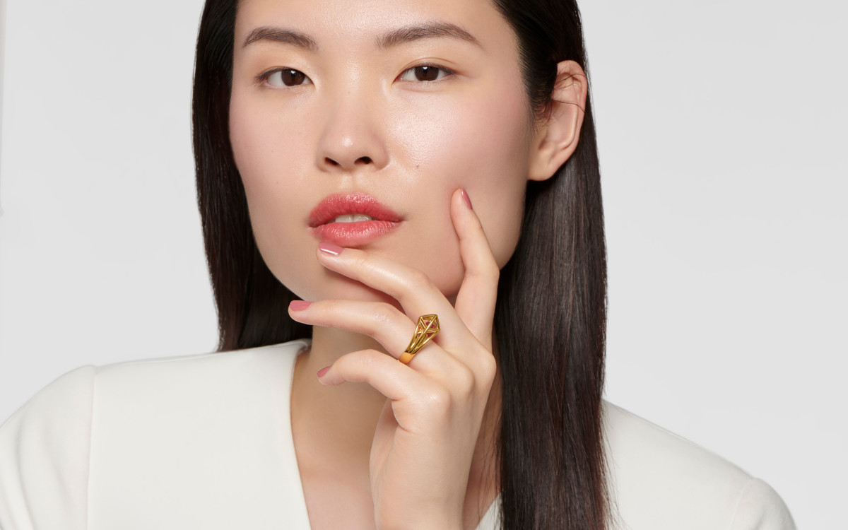 Cage Cocktail Ring / Ruby Ball