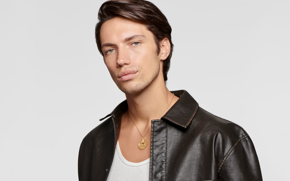 Indomitable Medallion & Chain