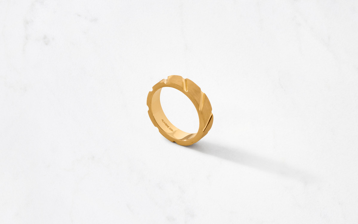 22 karat gold wedding band for men and women