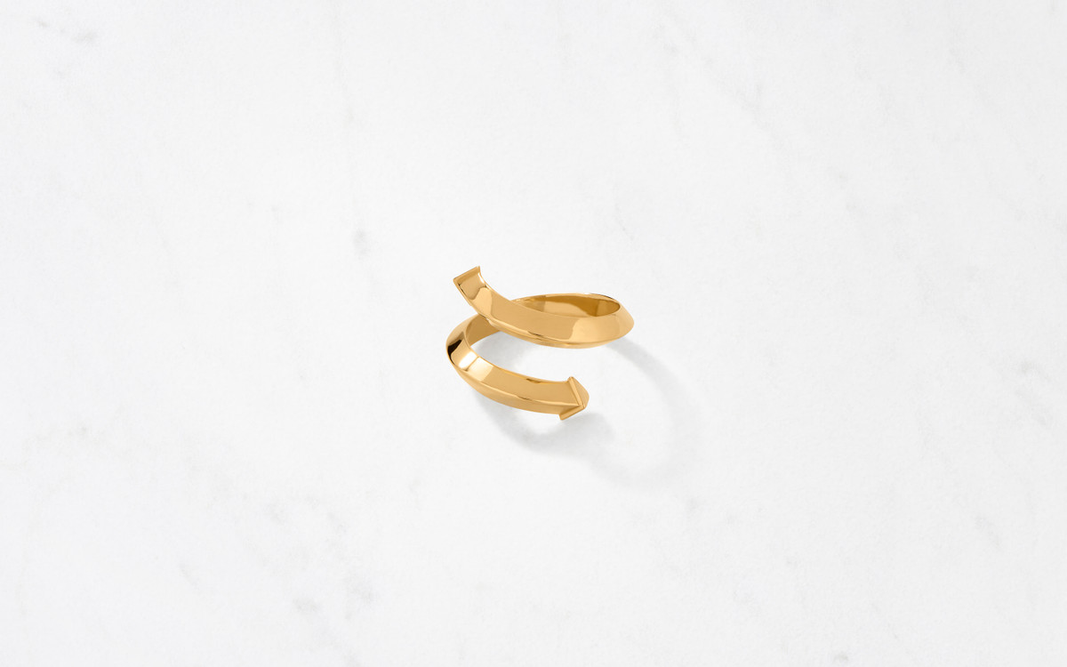 Serpentine Ring Single Twist