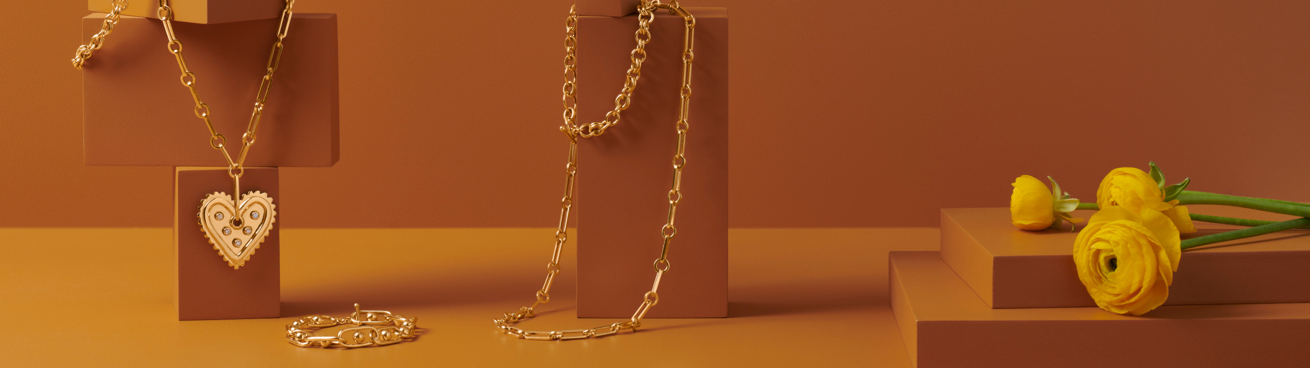 Necklaces, Pendants & Chains