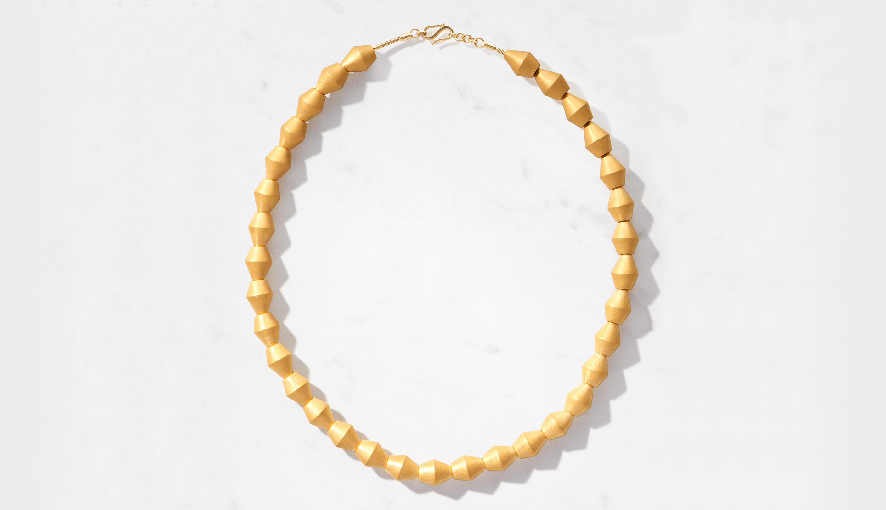 MATTE VS. POLISHED GOLD Auvere