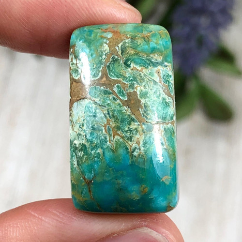 28 carats Turquoise Mountain Turquoise Cabochon 