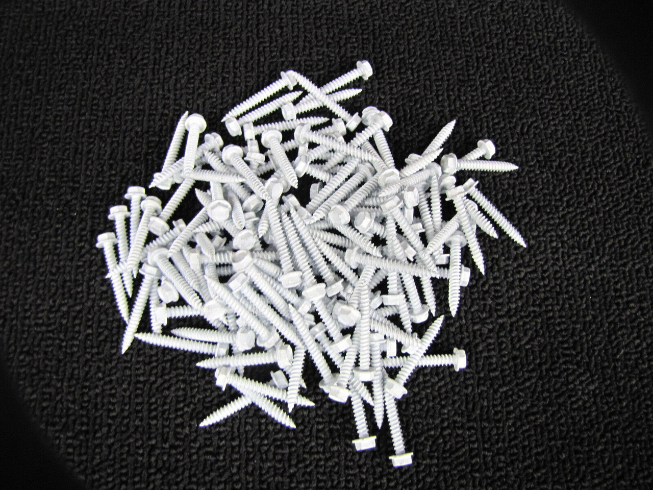 500ct #8 x 1.25" Hex Head White Screws Door, Window & Vent