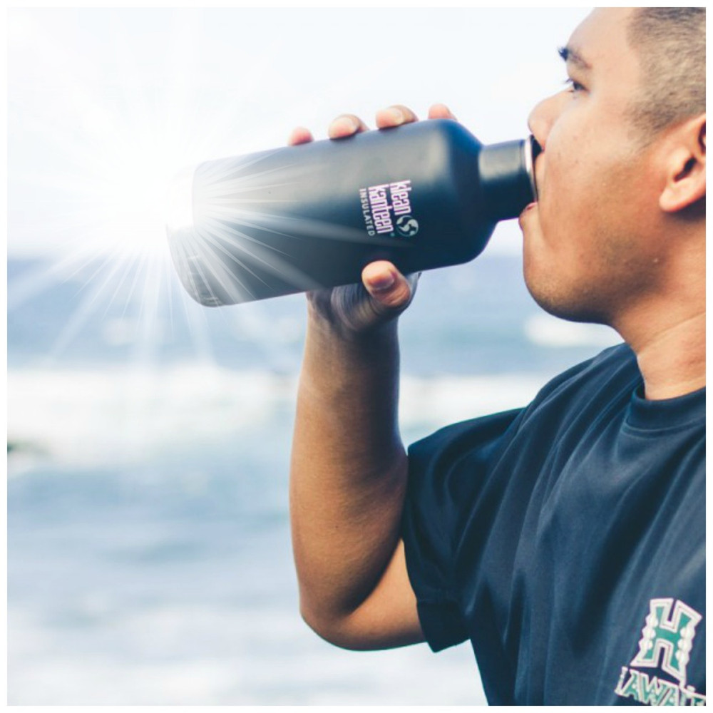 INSULATED BLACK Clasic Loop Water Bottle: 946ml (32oz)