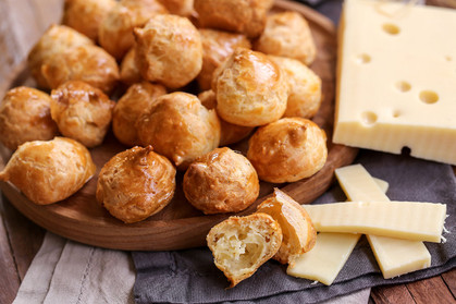 ​Cheese puffs (Gougères)