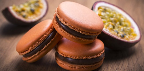 Milk chocolate and passion fruit macarons (Mogador macarons) Milk chocolate and passion fruit macarons (Mogador macarons)